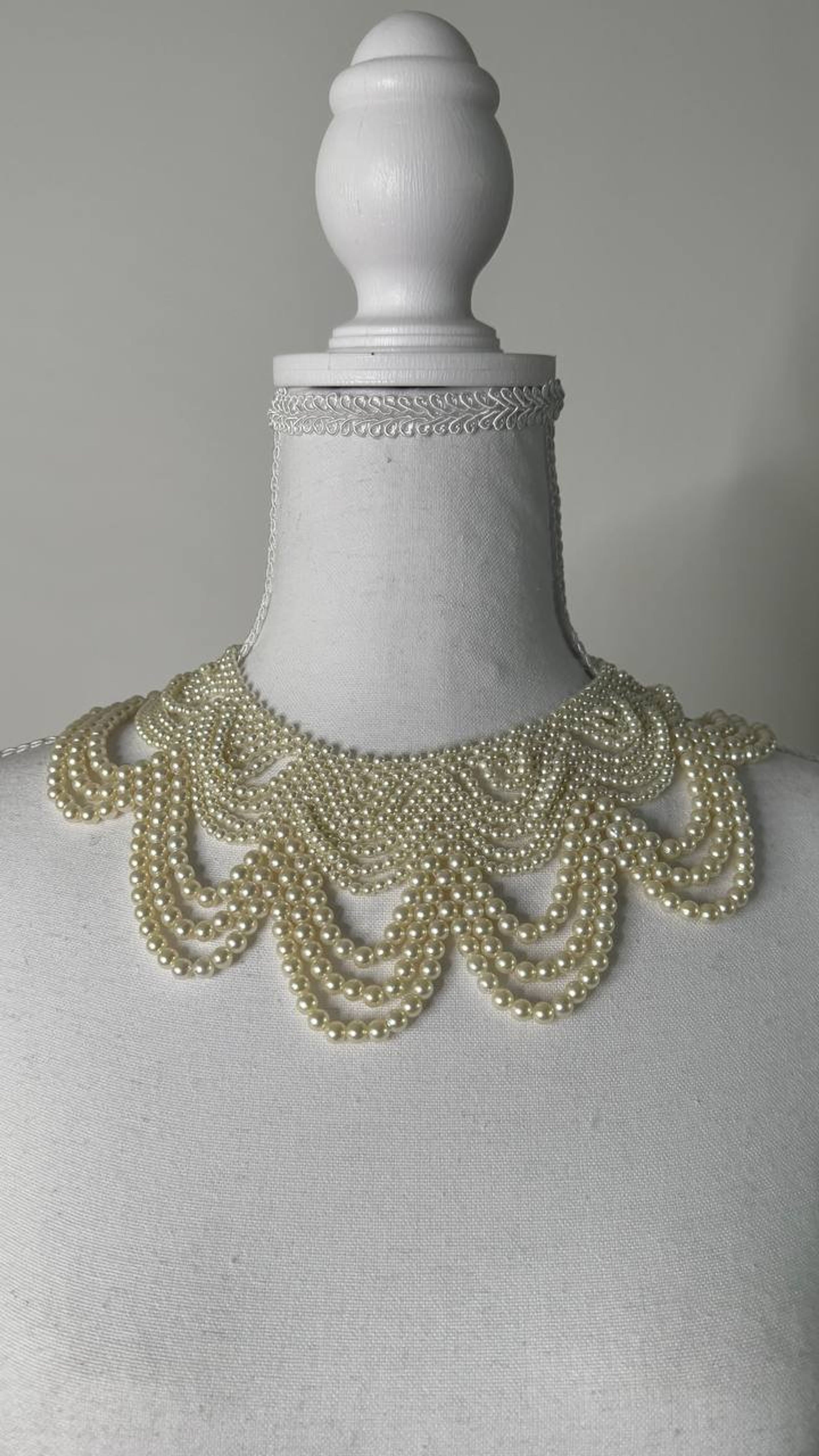 Delicate Pearl Lace-Style Collar